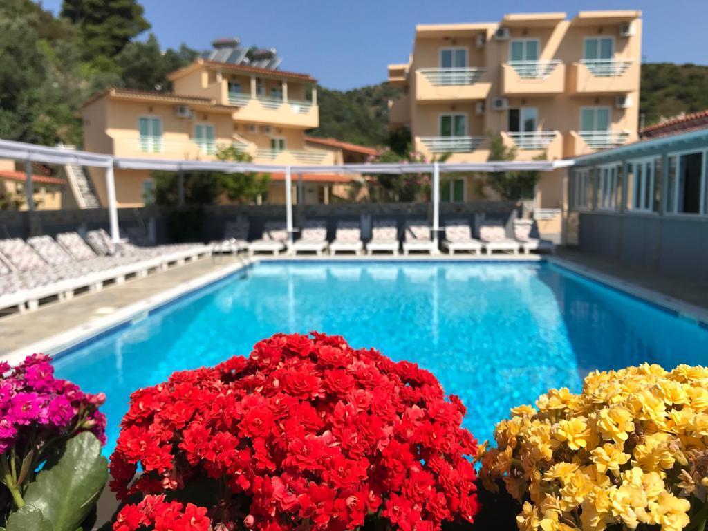 Roulla Studios & Apartments Platanias  Buitenkant foto