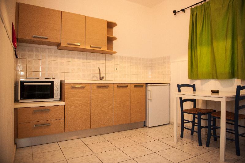Roulla Studios & Apartments Platanias  Buitenkant foto